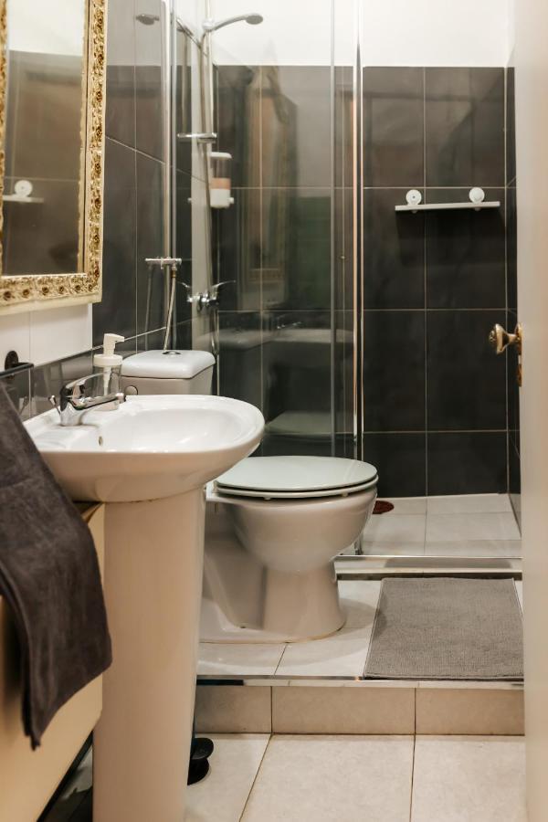 Monalisa Guest house